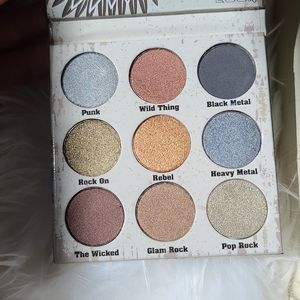 BRAND NEW Crown Pro Cosmetics Glam Metals Eyeshado